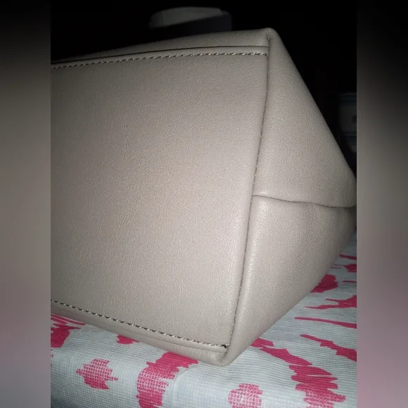 EUC SIMPLY VERA VERA WANG - Picture 3 of 15